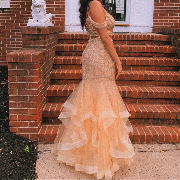 prom dress (: - Picture 1 of 8